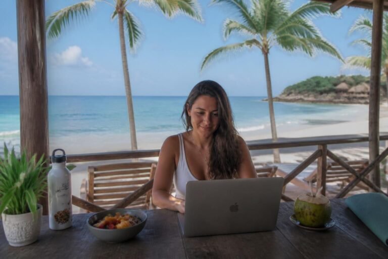 discover wellness tips for remote workers in mexico to boost your health and productivity while enjoying the paradise of the beautiful beaches and vibrant culture.